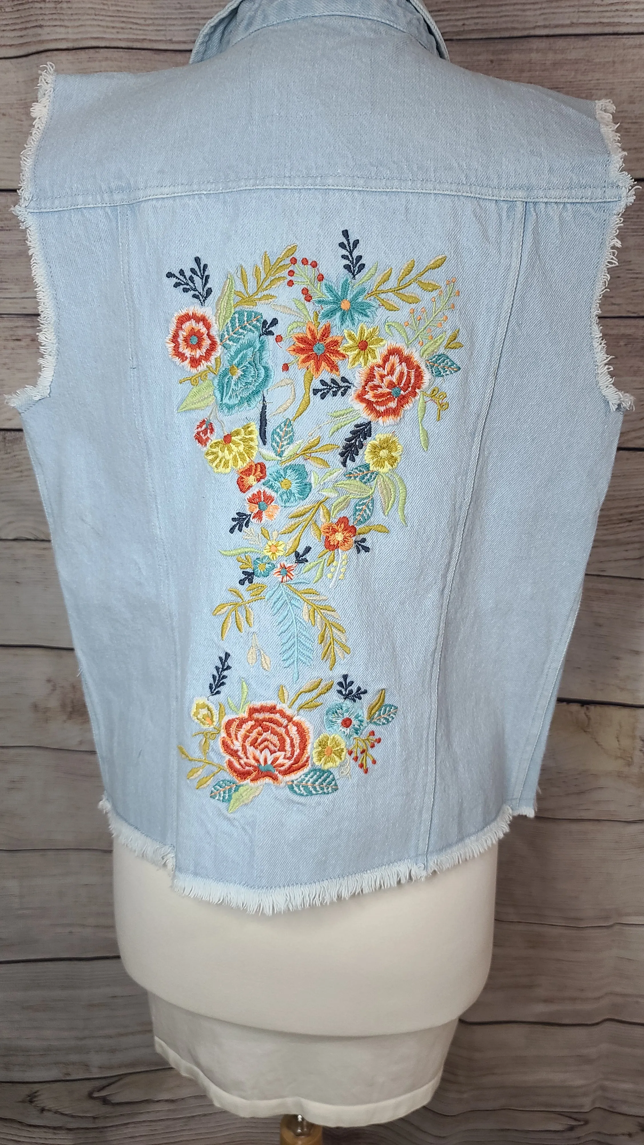 EMBROIDERED DENIM VEST size s