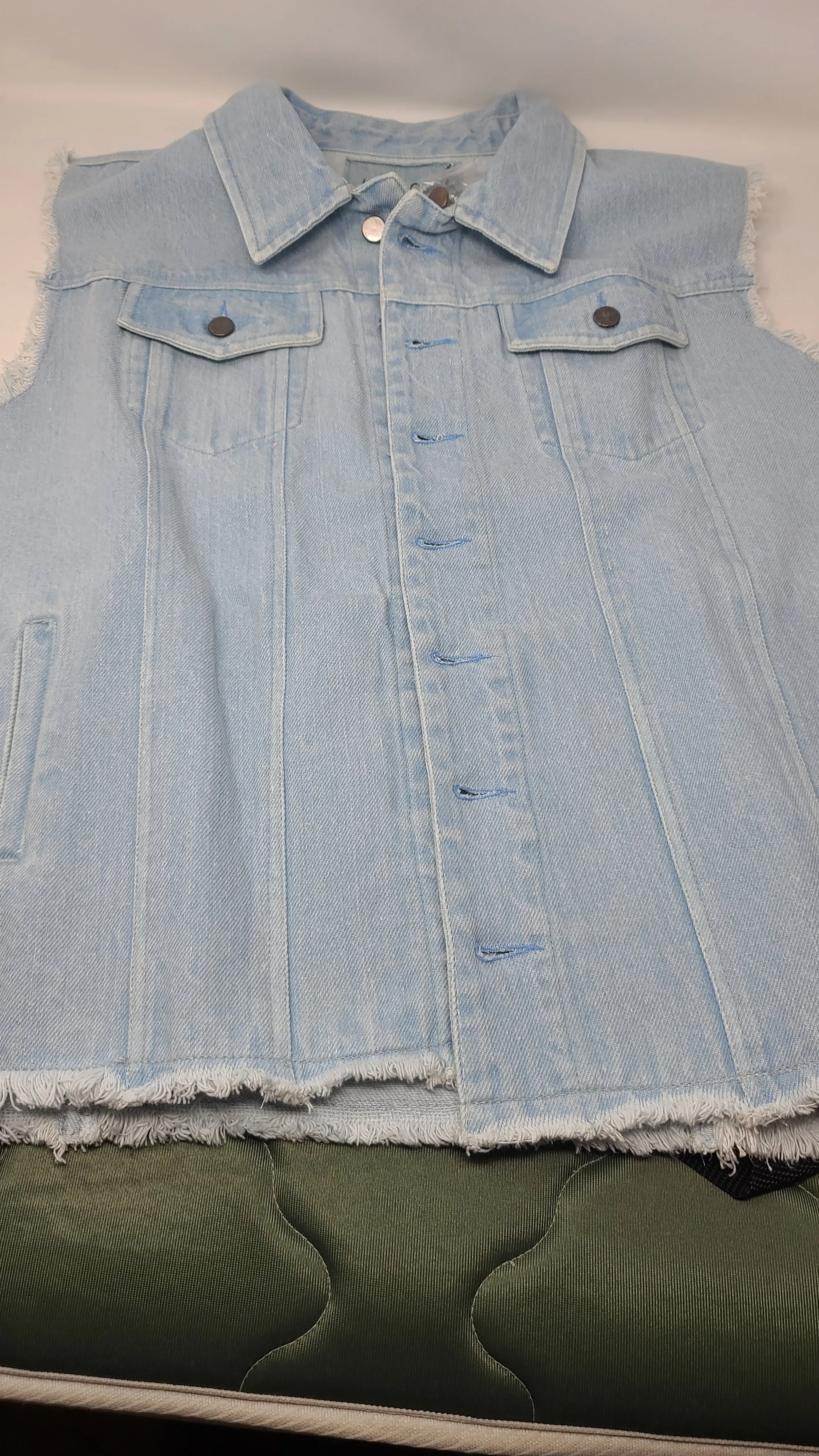 EMBROIDERED DENIM VEST size s