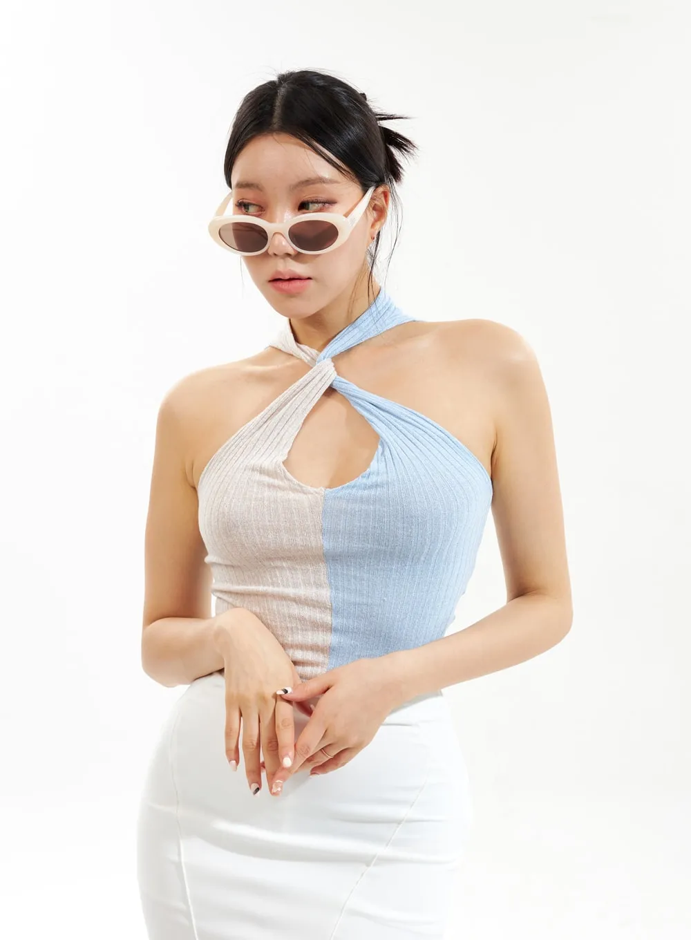 Two Color Halterneck Top IU308